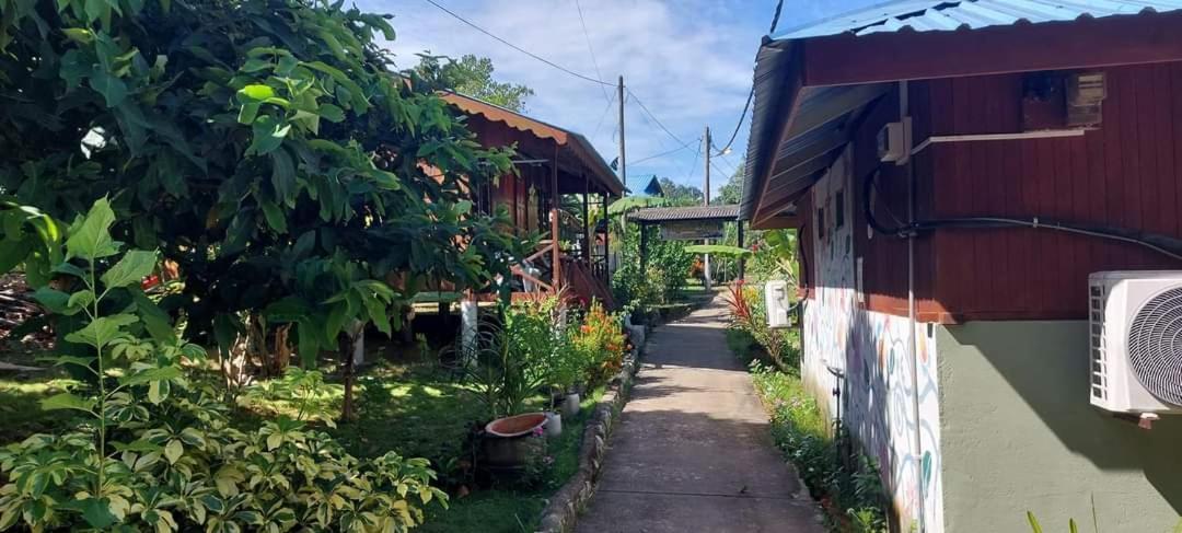 Ella'S Place Salang Tioman Kampong Ayer Batang Eksteriør billede