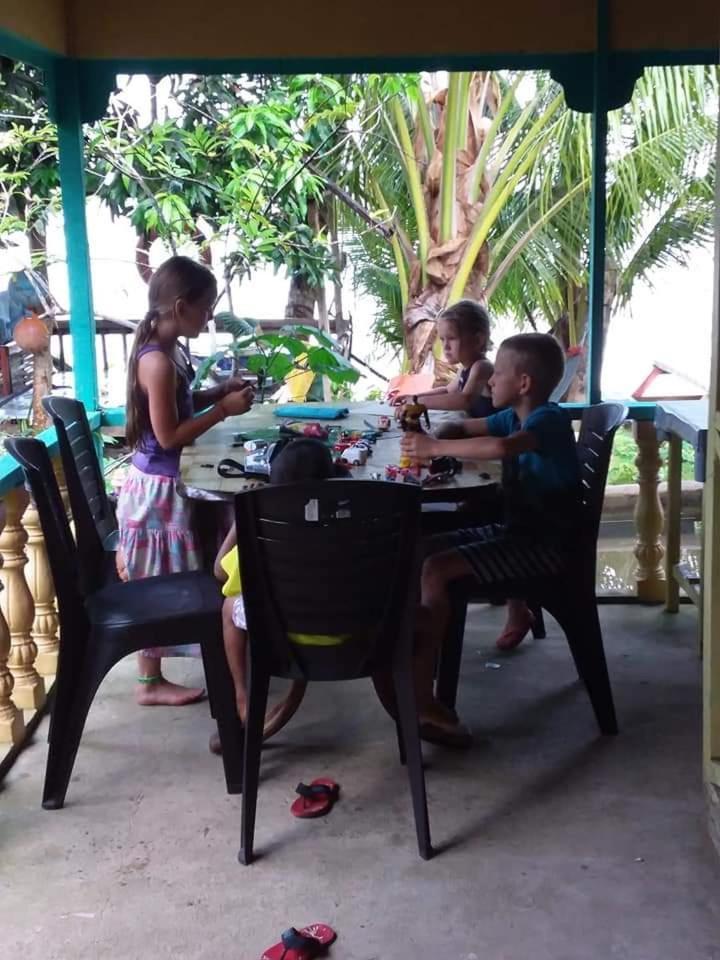 Ella'S Place Salang Tioman Kampong Ayer Batang Eksteriør billede